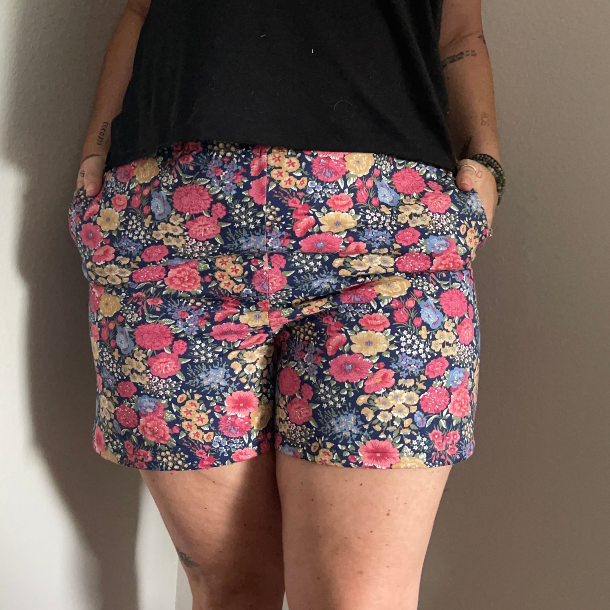 Elastic Waist Vintage Fabric Floral Shorts