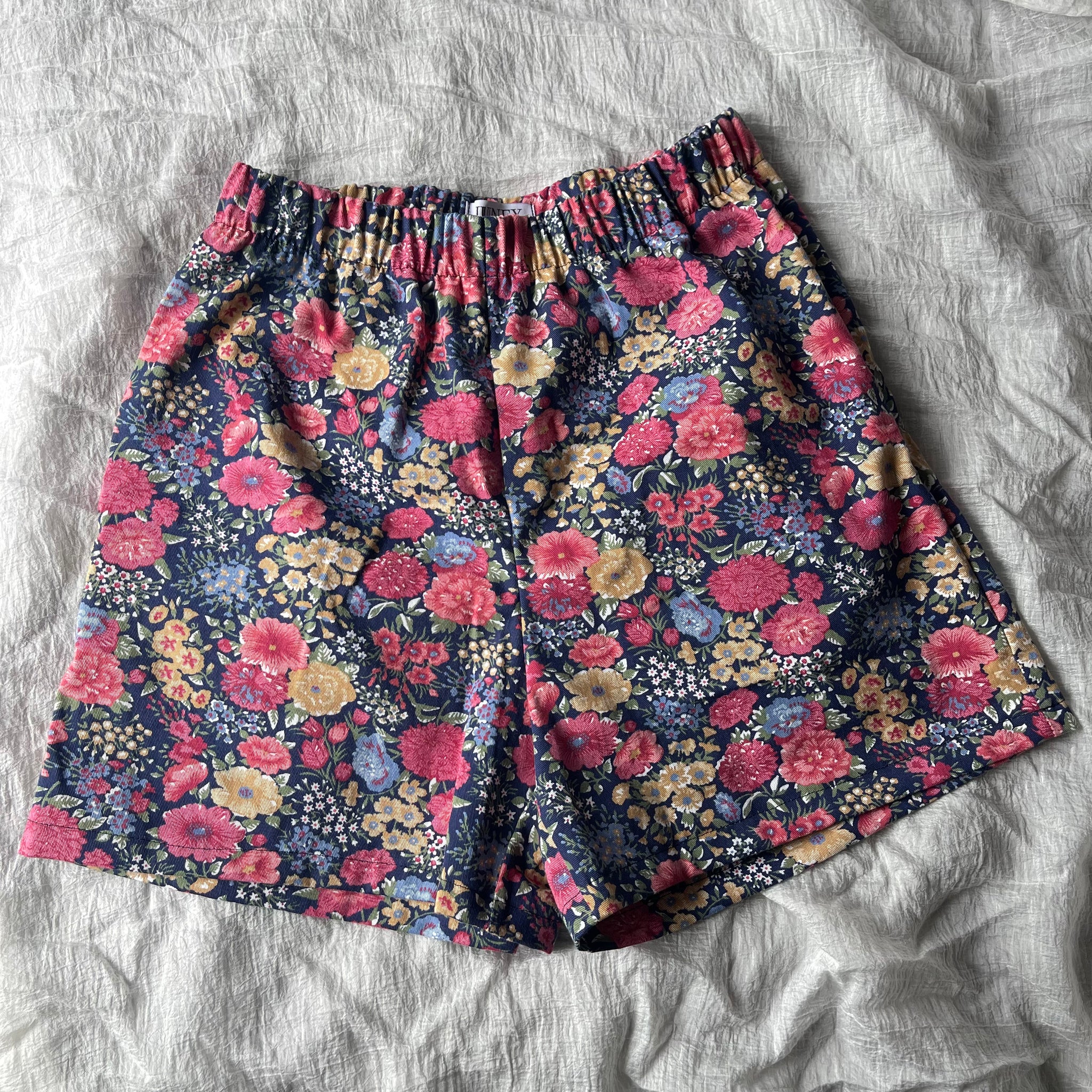 Elastic Waist Vintage Fabric Floral Shorts