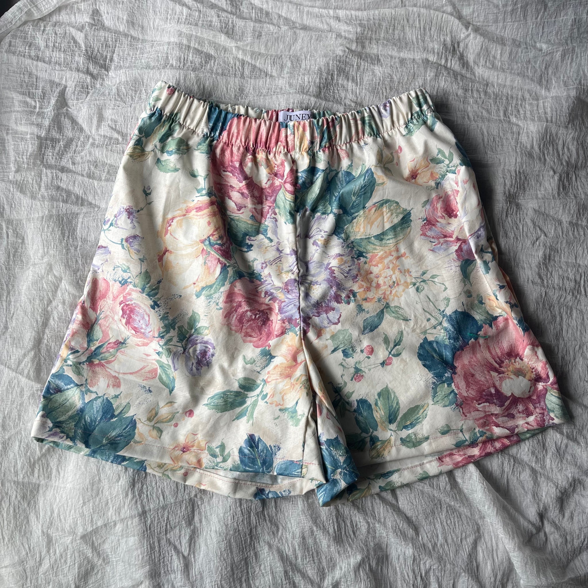 Elastic Waist Vintage Fabric Floral Shorts