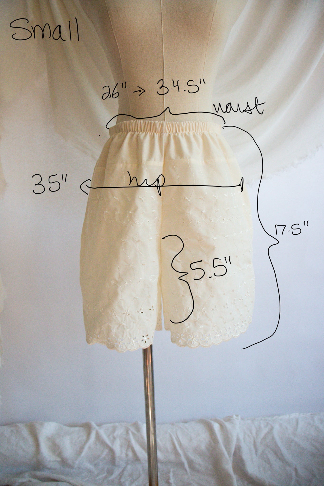 Upcycled Vintage Bedskirt Shorts - Small